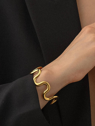 Félix 18K Gold Non-Tarnish Wavy Bold Statement Bracelet
