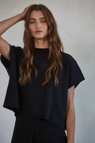 Knit sweater ribbed fabric 
Mock neck
Short sleeves
Hits at waist 
Relaxed fit
Loungewear 
Travel outfit 
Matching set 