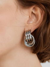 Load image into Gallery viewer, Wanda 18K Gold Non-Tarnish Classic Hoop Earring