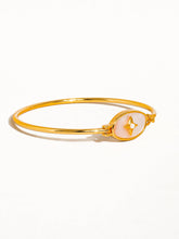 Load image into Gallery viewer, Aileen 18K Gold Vintage Star Shell Bangle