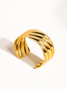 Manon 18K Gold Non-Tarnish Wavy Bold Bangle