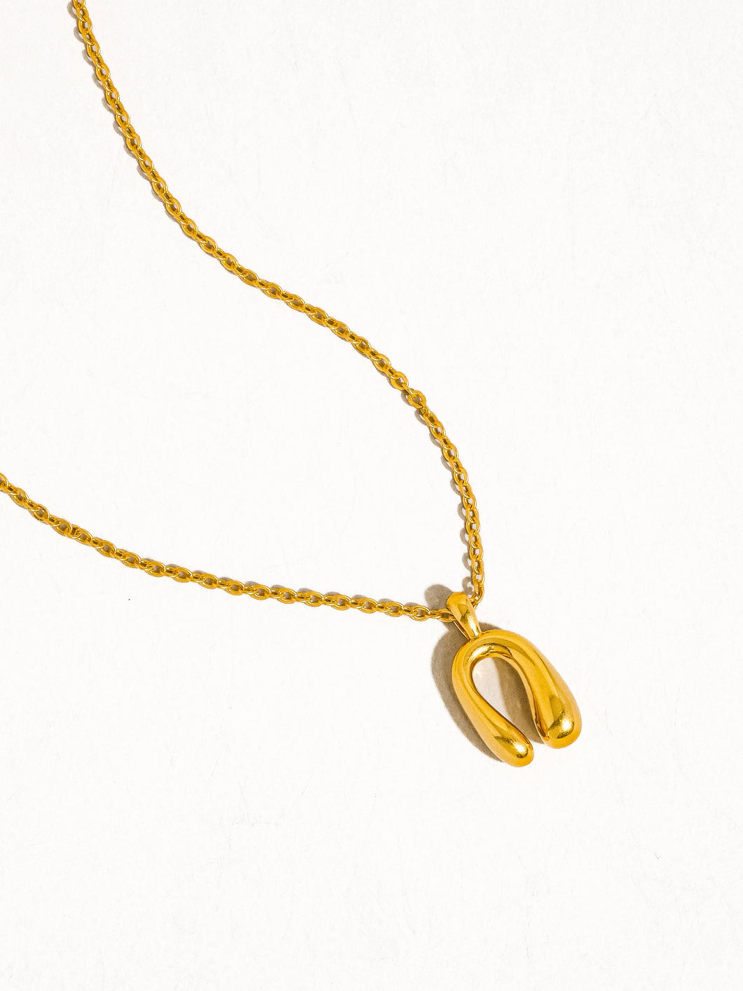 Samara 18K Gold Western Horseshoe Necklace