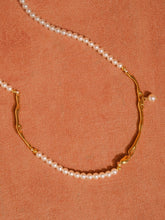 Load image into Gallery viewer, Maylis 18K Gold Classic Pearl Necklace