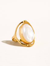 Load image into Gallery viewer, Violette 18K Gold Double-Sided Shell Ring