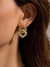Load image into Gallery viewer, Cometa 18K Gold Non-Tarnish Pearl Chain Earring