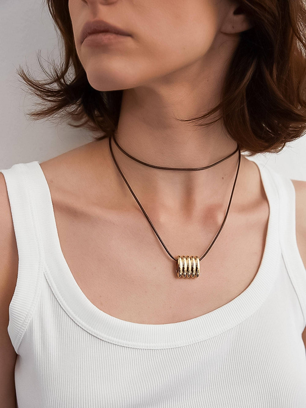 Chant 18K Gold Black Leather With Stripe Pendant Choker