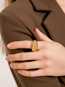 Nalani 18K GoldContemporary Croissant Ring