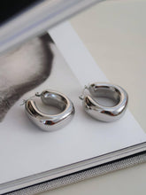 Load image into Gallery viewer, Hunter 18K Gold Non-Tarnish Classic U Hoop Earring