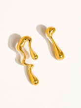 Load image into Gallery viewer, Roma 18K Gold Non-Tarnish Mismatch Melted Earring