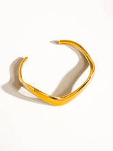 Load image into Gallery viewer, Corey 18K Gold Non-Tarnish V Shaped Bracelet