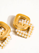 Load image into Gallery viewer, Cometa 18K Gold Non-Tarnish Pearl Chain Earring