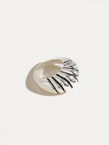 Nalani 18K GoldContemporary Croissant Ring