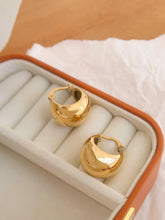 Load image into Gallery viewer, Amélie 18K Gold Non-Tarnish Classic Round Huggie Earring