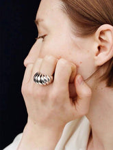 Load image into Gallery viewer, Nalani 18K GoldContemporary Croissant Ring