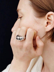 Nalani 18K GoldContemporary Croissant Ring
