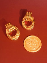 Load image into Gallery viewer, Wanda 18K Gold Non-Tarnish Classic Hoop Earring