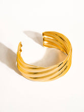 Load image into Gallery viewer, Manon 18K Gold Non-Tarnish Wavy Bold Bangle
