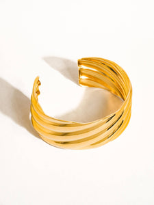 Manon 18K Gold Non-Tarnish Wavy Bold Bangle