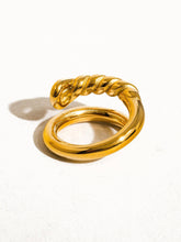 Load image into Gallery viewer, Zendaya 18K Gold Non-Tarnish Braided Ring