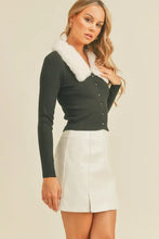 Load image into Gallery viewer, Faux Fur Collar Cardigan