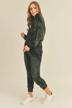 Load image into Gallery viewer, Shoulder Detail Sweatshirt